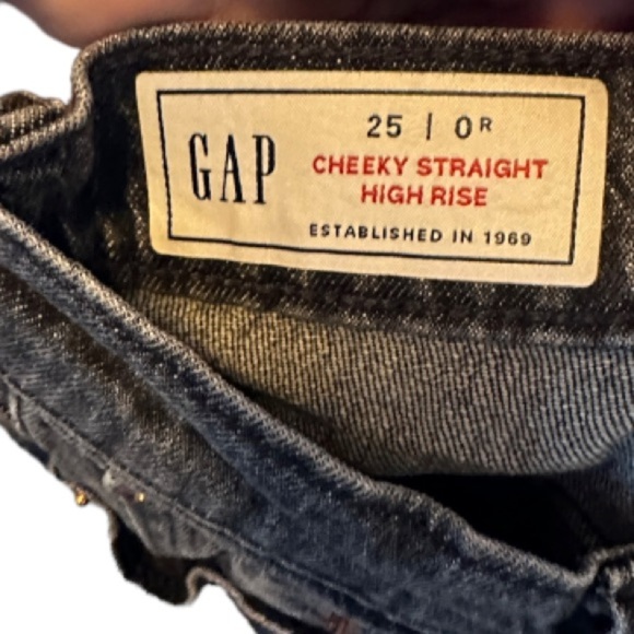 GAP Cheeky Straight High Rise‎ Jeans - Picture 5 of 6